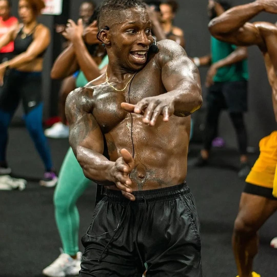 Joel coaching at SilverbackXfit
